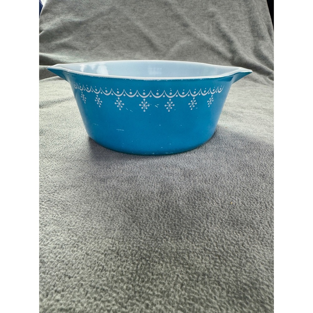 Pyrex Snowflake‎ Blue 475-B 2.5 Qt Casserole Dish Vintage Turquoise Milk Glass
